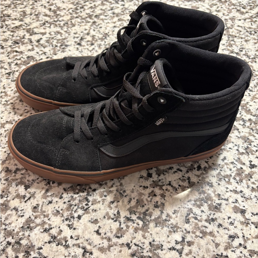 Black Old School Vans Hightops.